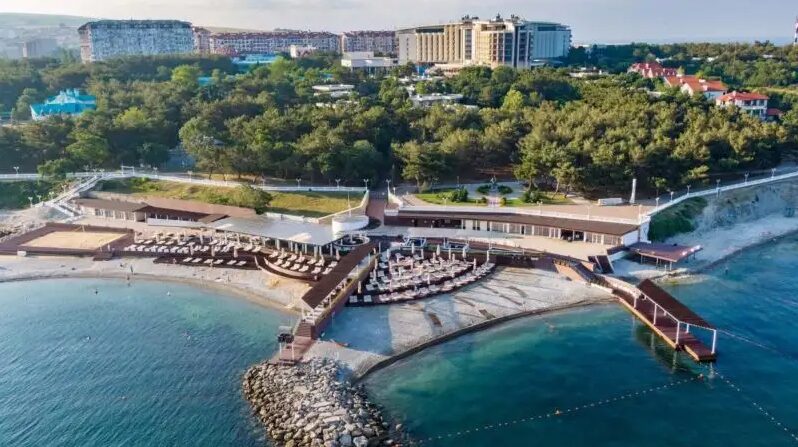 геленджик отели с бассейном